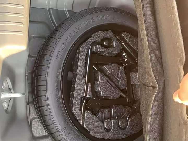 Фото 21 - Changan UNI-V