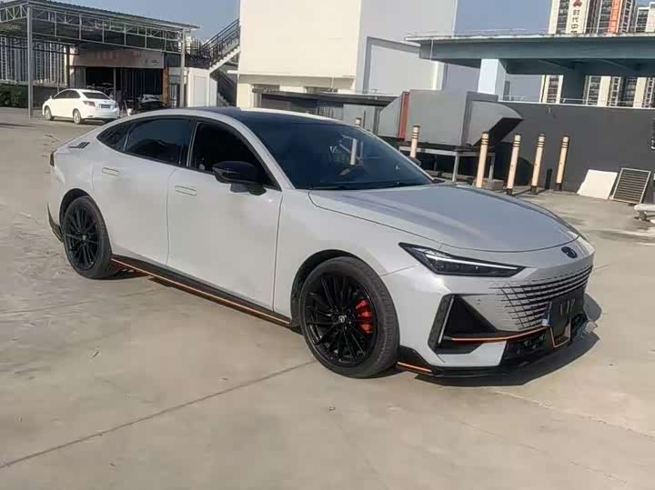 Фото 3 - Changan UNI-V