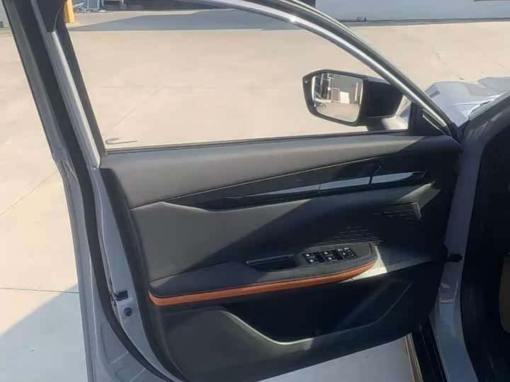 Фото 5 - Changan UNI-V