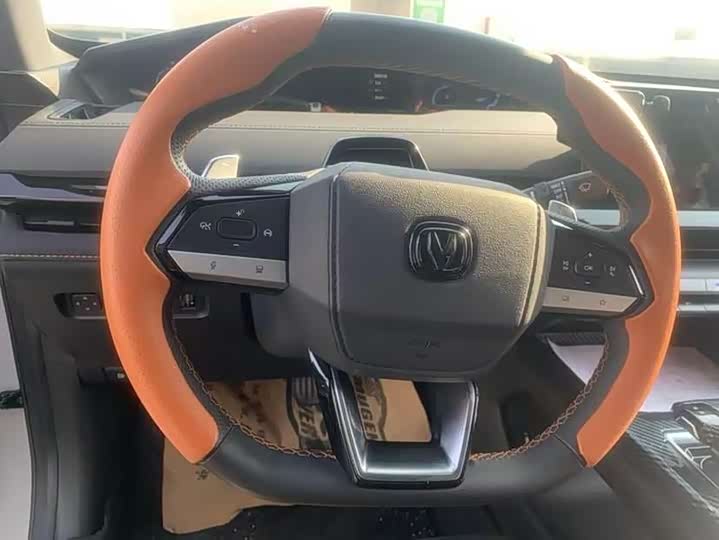 Фото 7 - Changan UNI-V