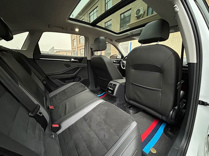 Фото 11 - Volkswagen Sagitar L