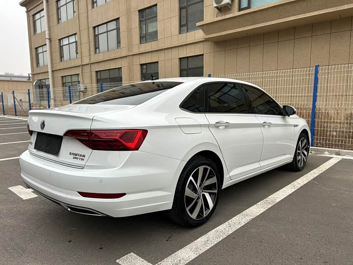 Фото 4 - Volkswagen Sagitar L