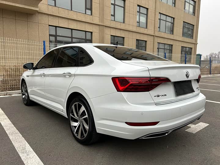 Фото 5 - Volkswagen Sagitar L