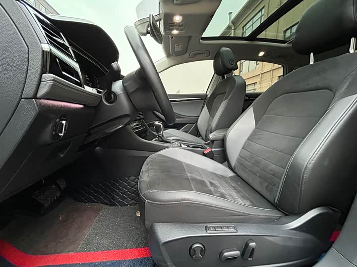 Фото 8 - Volkswagen Sagitar L