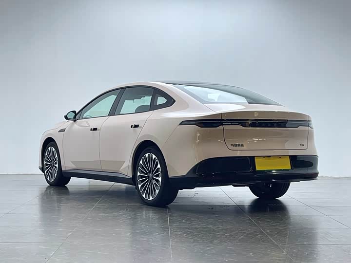 Фото 19 - Nissan N7