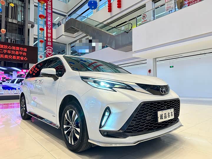 Фото 4 - Toyota Granvia