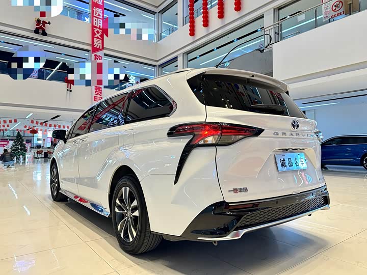 Фото 8 - Toyota Granvia