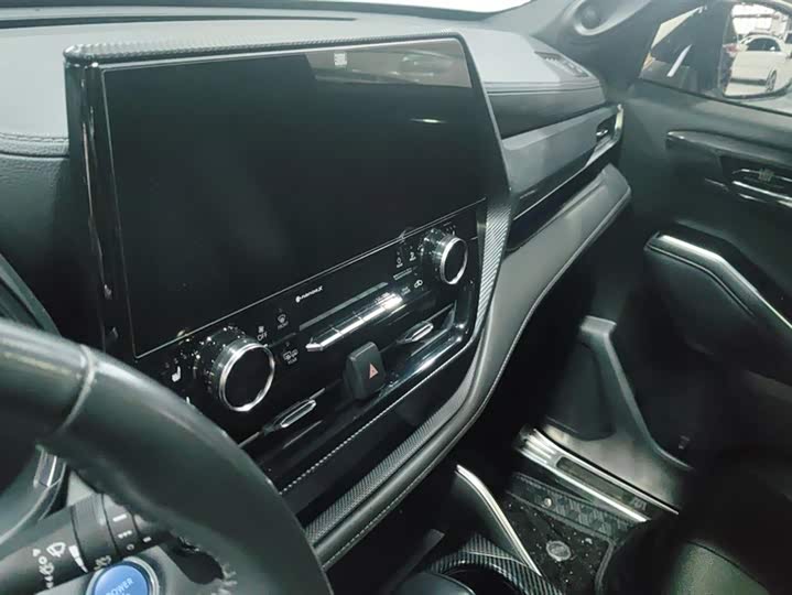 Фото 13 - Toyota Crown Kluger