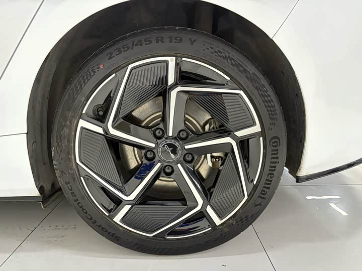 Фото 21 - BYD Seal