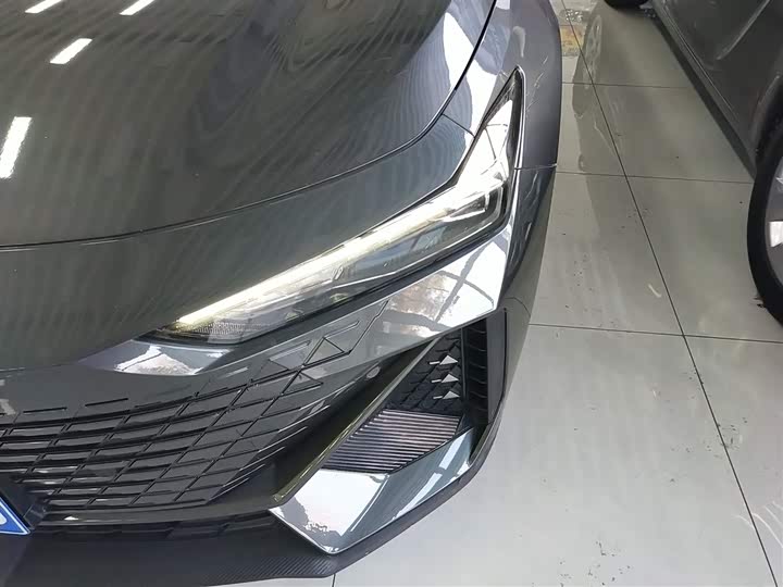 Фото 24 - Changan UNI-V