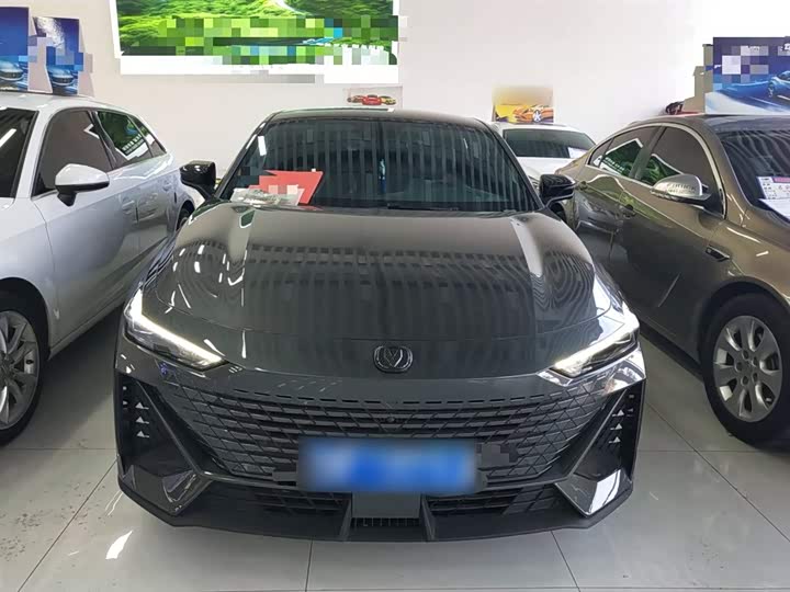 Фото 3 - Changan UNI-V