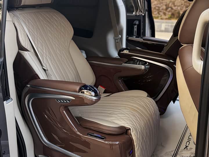 Фото 16 - Buick GL8 ES