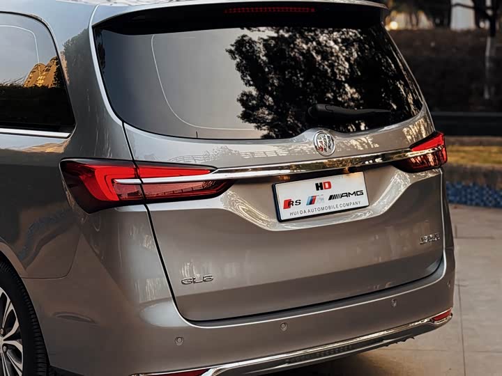 Фото 23 - Buick GL8 ES