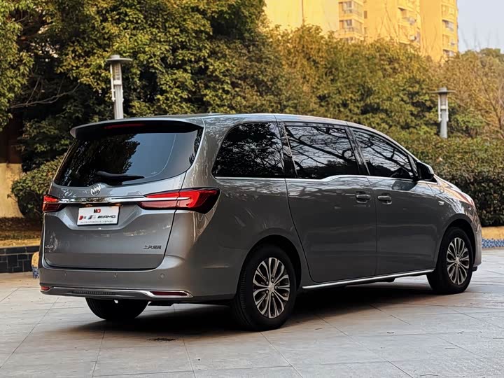 Фото 25 - Buick GL8 ES