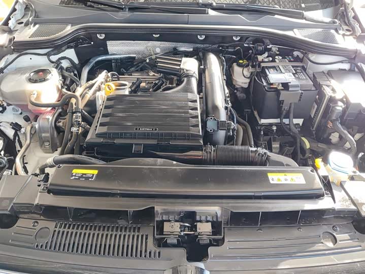 Фото 10 - Volkswagen Golf