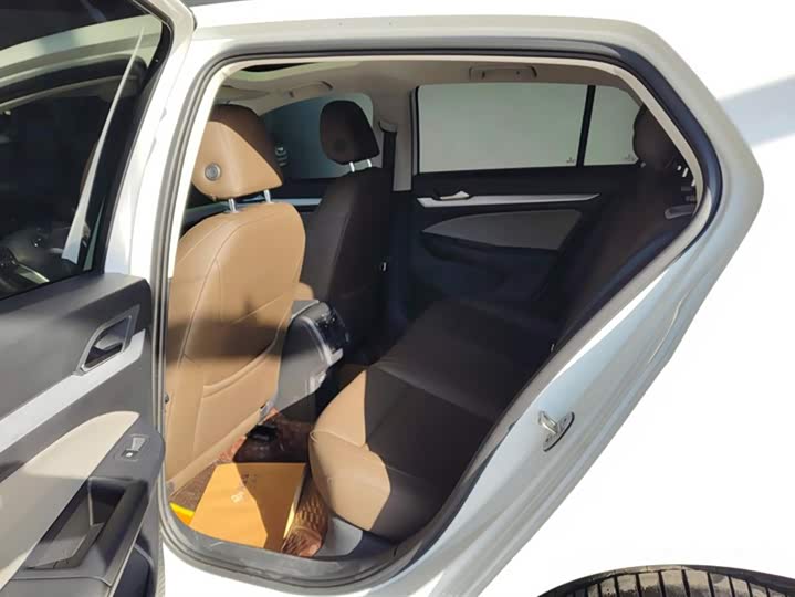 Фото 11 - Volkswagen Golf