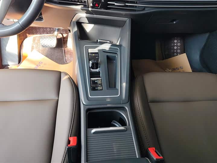 Фото 16 - Volkswagen Golf