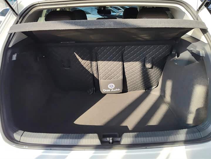 Фото 4 - Volkswagen Golf