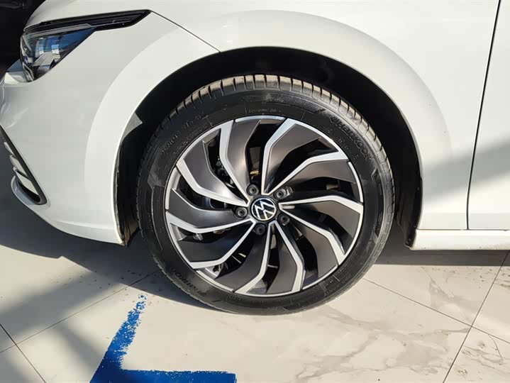 Фото 6 - Volkswagen Golf