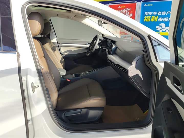 Фото 8 - Volkswagen Golf