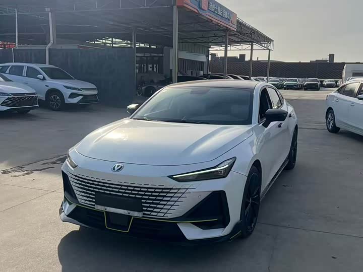 Фото 1 - Changan UNI-V