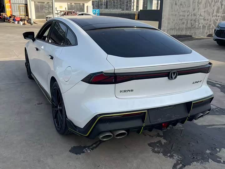 Фото 17 - Changan UNI-V