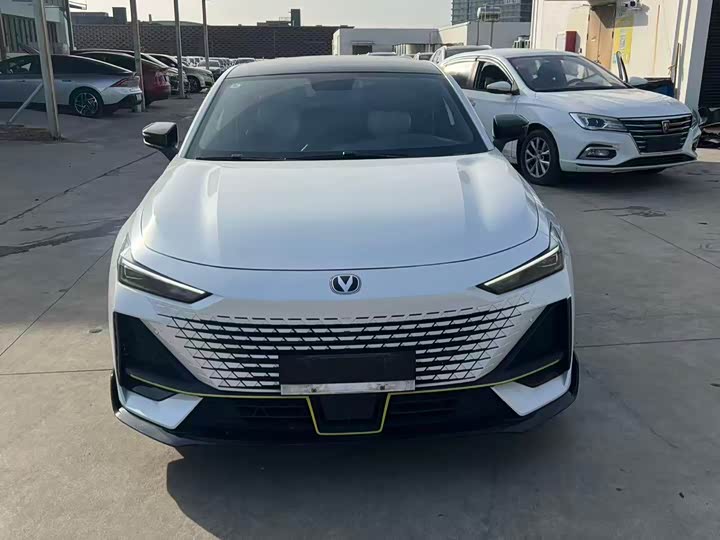 Фото 2 - Changan UNI-V