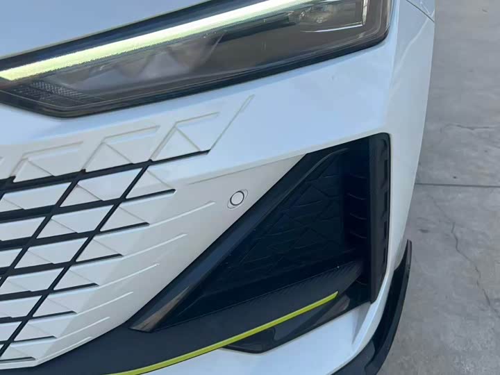 Фото 4 - Changan UNI-V