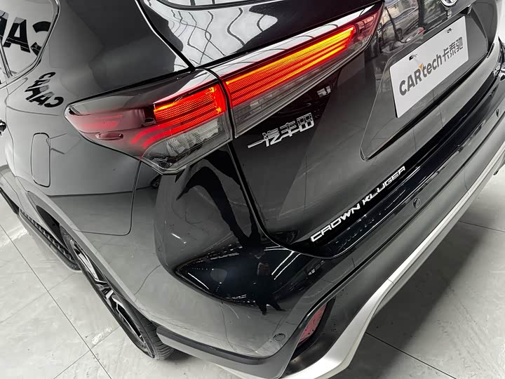 Фото 14 - Toyota Crown Kluger