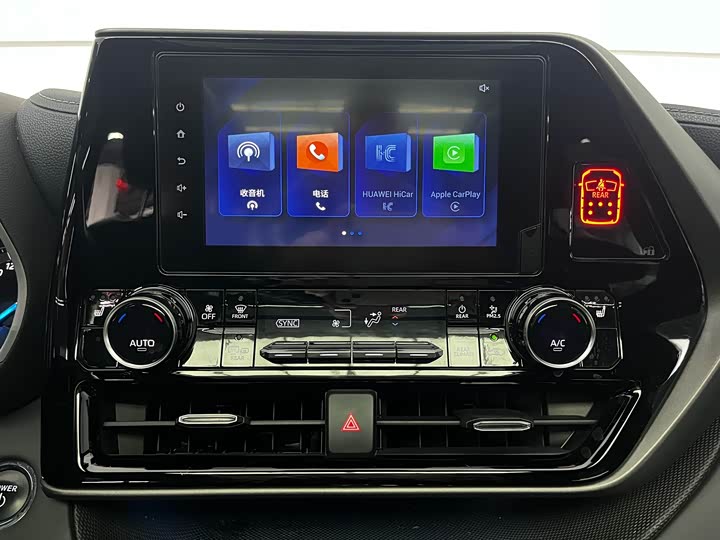 Фото 7 - Toyota Crown Kluger