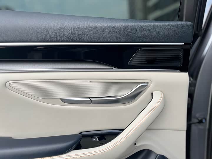 Фото 14 - BYD Song Plus Hybrid/EV