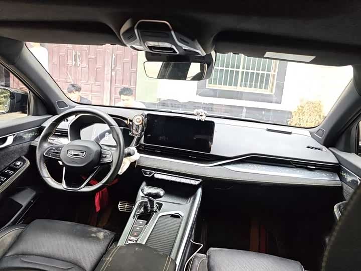 Фото 4 - Geely Preface