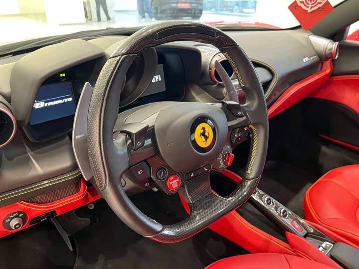 Photo 14 - Ferrari F8