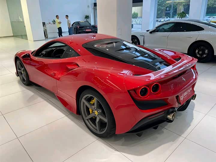 Photo 7 - Ferrari F8