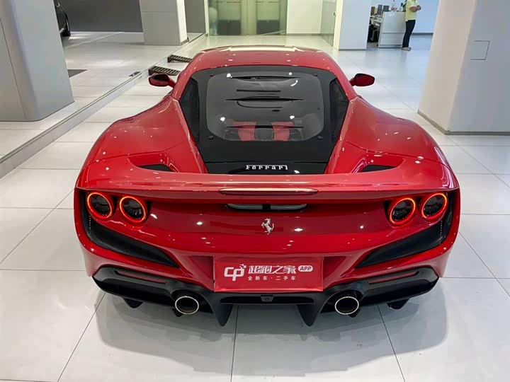 Photo 8 - Ferrari F8