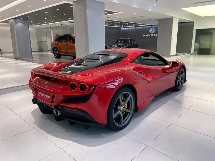 Photo 9 - Ferrari F8