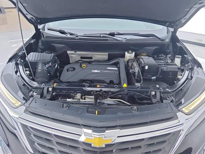 Фото 10 - Chevrolet Equinox