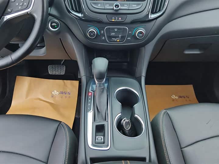 Фото 16 - Chevrolet Equinox