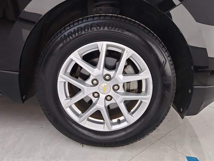 Фото 6 - Chevrolet Equinox