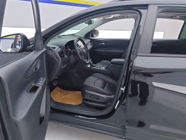 Фото 9 - Chevrolet Equinox