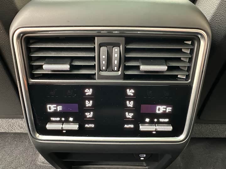 Фото 10 - Porsche Cayenne