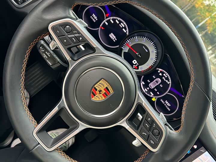 Фото 8 - Porsche Cayenne