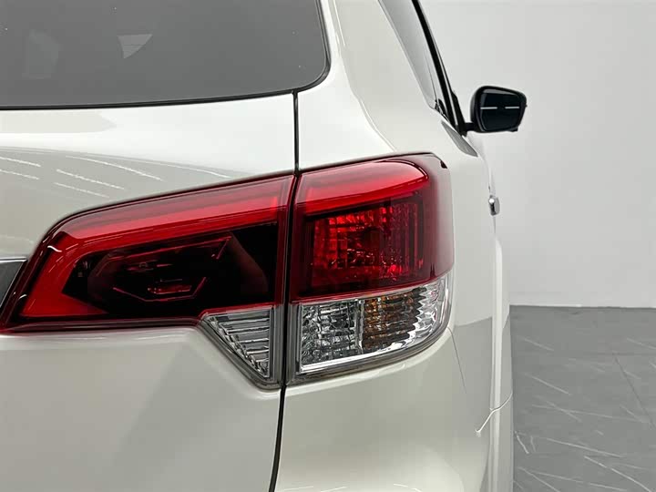 Фото 10 - Nissan Terra