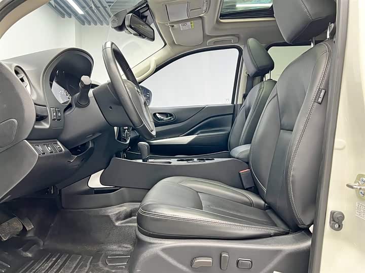 Фото 15 - Nissan Terra