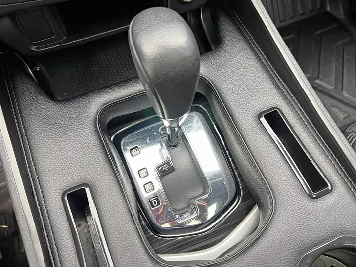 Фото 17 - Nissan Terra