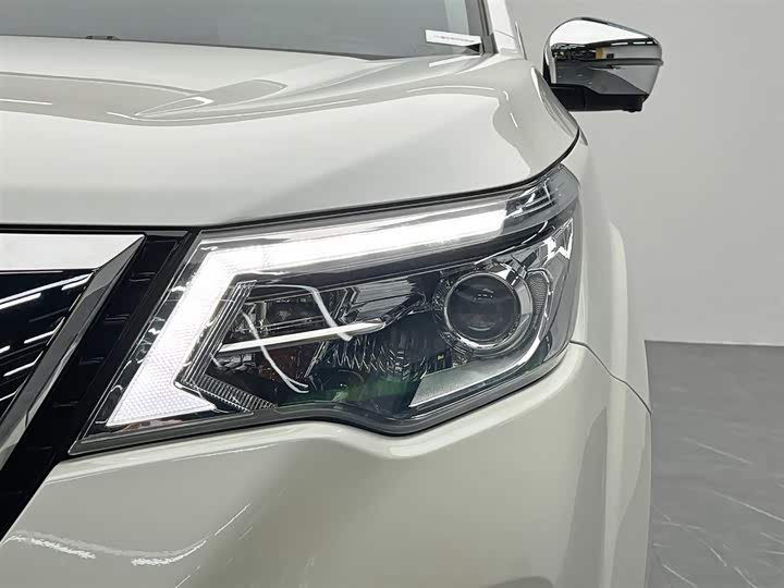 Фото 9 - Nissan Terra