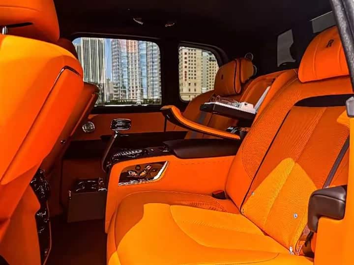 Фото 7 - Rolls-Royce Cullinan