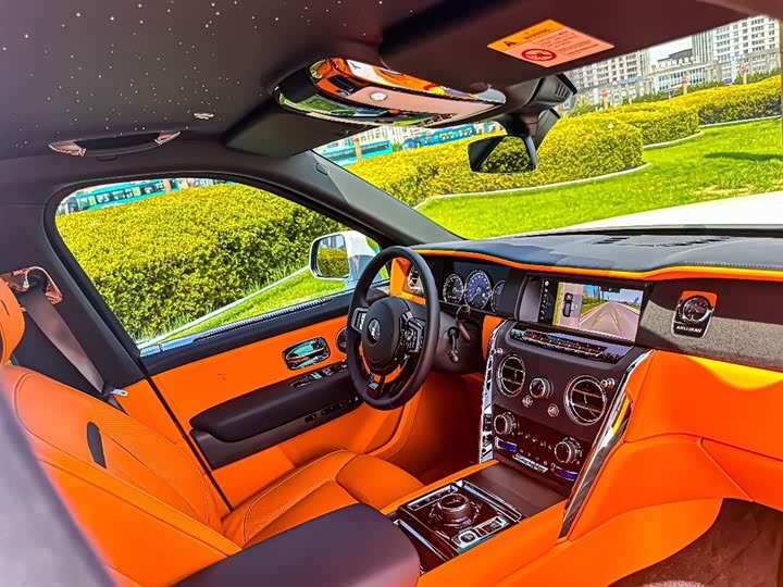 Фото 8 - Rolls-Royce Cullinan