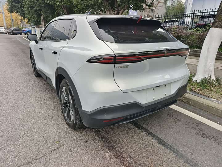 Фото 8 - Changan Deepal S05