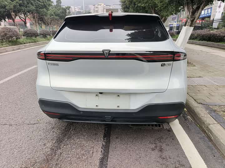 Фото 9 - Changan Deepal S05